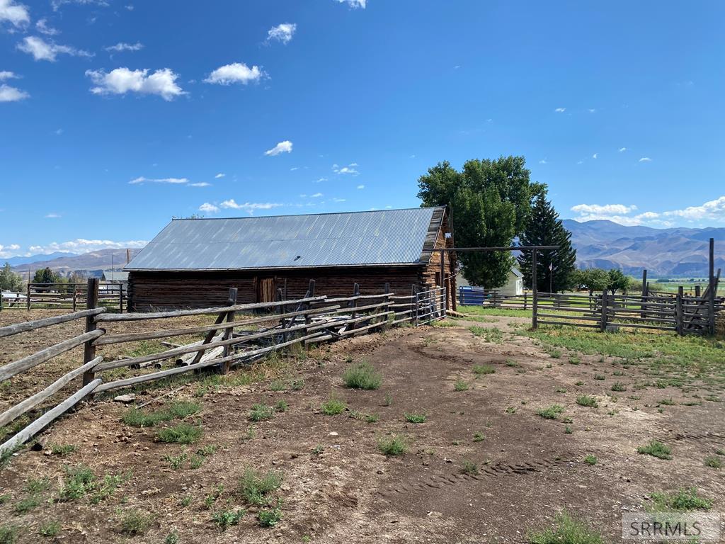 2651 Challis Creek Road, CHALLIS, Idaho image 38