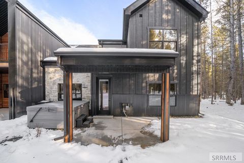 Photo of 4353 Yeti Ln, ISLAND PARK, ID 83429 (MLS # 2180354)