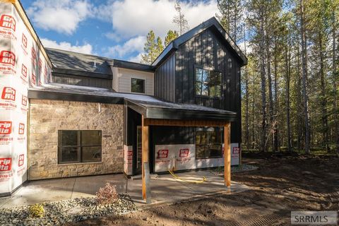 Photo of 4353 Yeti Ln, ISLAND PARK, ID 83429 (MLS # 2180354)
