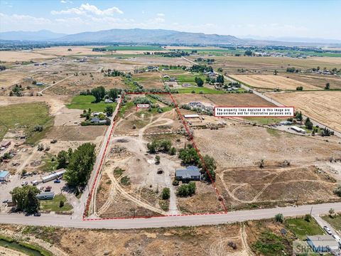 Photo of 386 Cutshalts Rd, POCATELLO, ID 83202 (MLS # 2178395)
