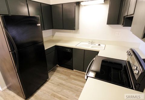Photo of 220 N Fanning Avenue #14, IDAHO FALLS, ID 83401 (MLS # 2186457)