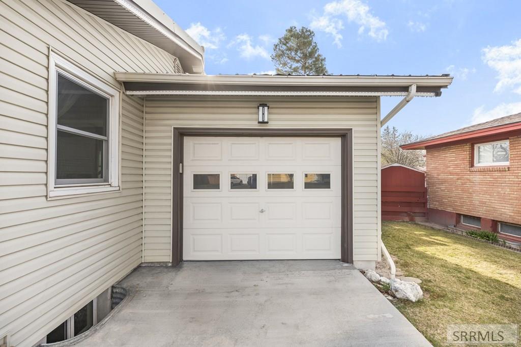 842 Claire View Lane