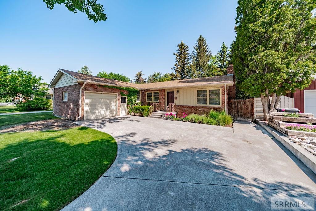 240 Tautphaus Drive, IDAHO FALLS, Idaho image 4