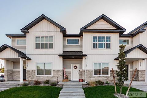 Photo of 1386 Fremont Ave, IDAHO FALLS, ID 83402 (MLS # 2179800) Photo of 1386 Fremont Ave, IDAHO FALLS, ID 83402 (MLS # 2179800)