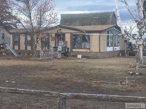 Homes For Sale - 315 W 3rd S<br/> SUGAR CITY, ID 83448