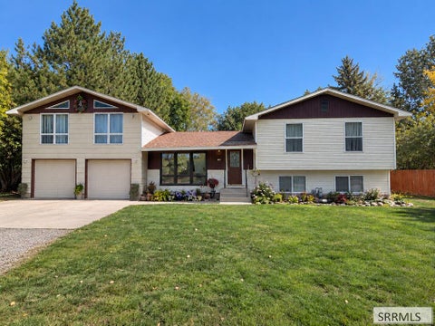 Photo of 934 Elizabeth ST, REXBURG, ID 83440 (MLS # 2189252)