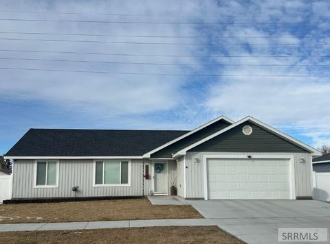 Photo of 1119 Sweetwater Dr, BLACKFOOT, ID 83221 (MLS # 2182218)