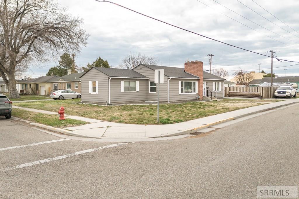 321 E Walker Street, BLACKFOOT, Idaho image 2