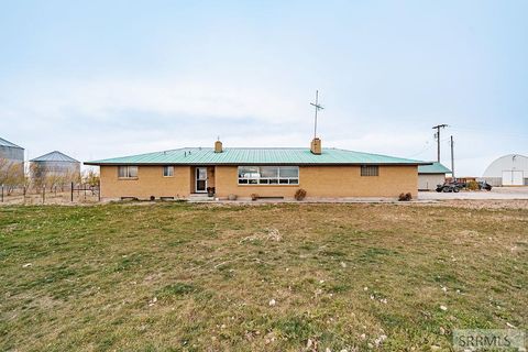 Photo of 5566 W 49th N, IDAHO FALLS, ID 83202 (MLS # 2182304)