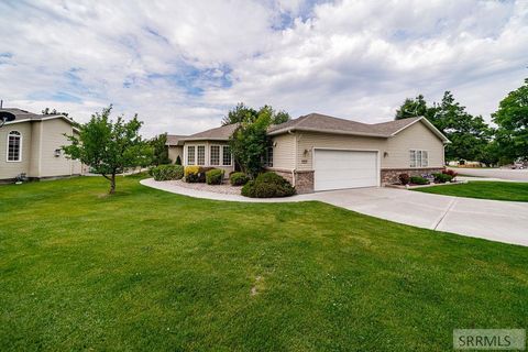 Photo of 960 Escalante Avenue, IDAHO FALLS, ID 83404 (MLS # 2187586)