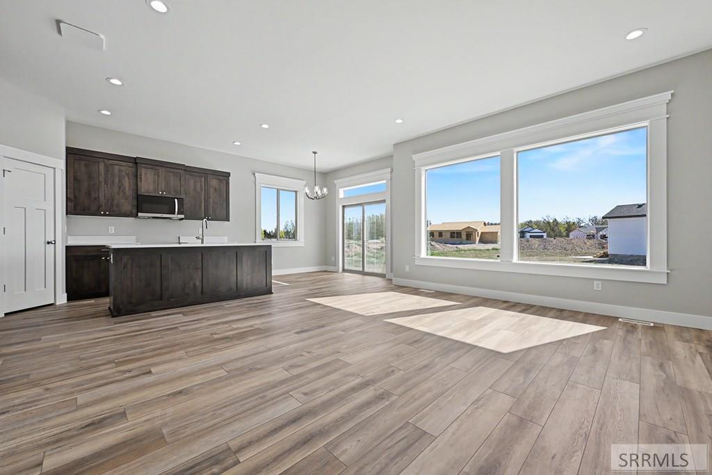 433 Spruce Way