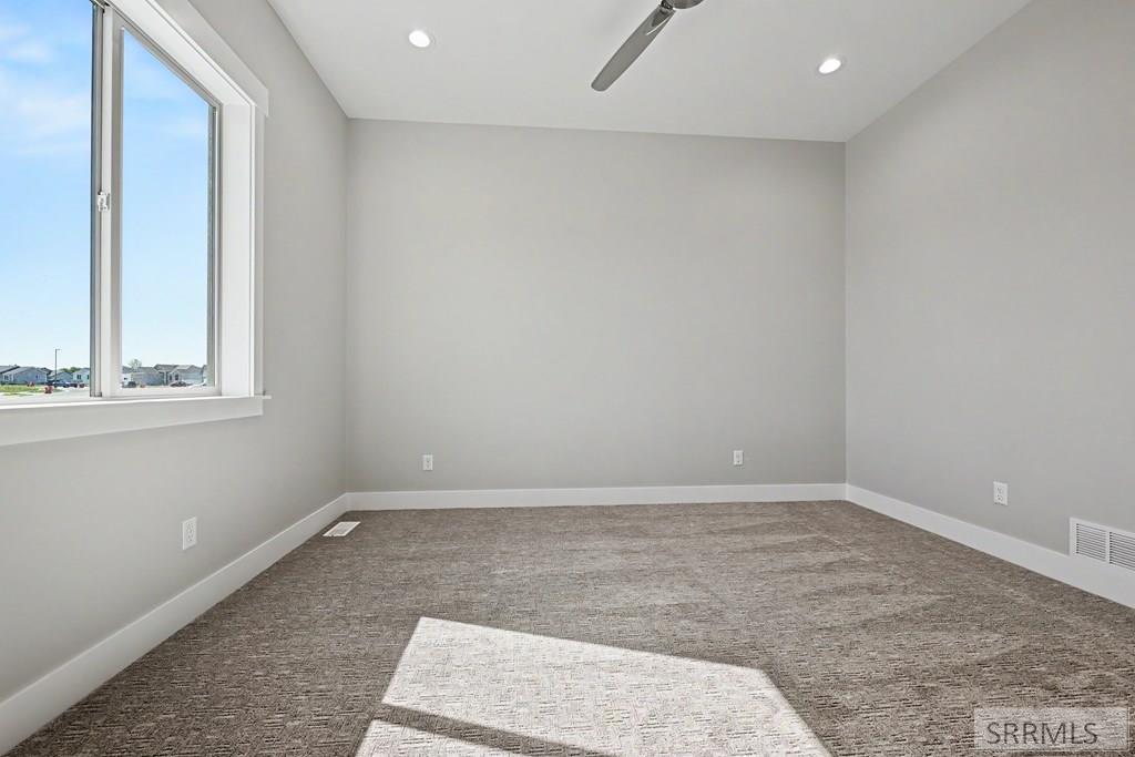 433 Spruce Way