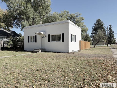 Photo of 820 N Shilling Avenue, BLACKFOOT, ID 83221 (MLS # 2189834)