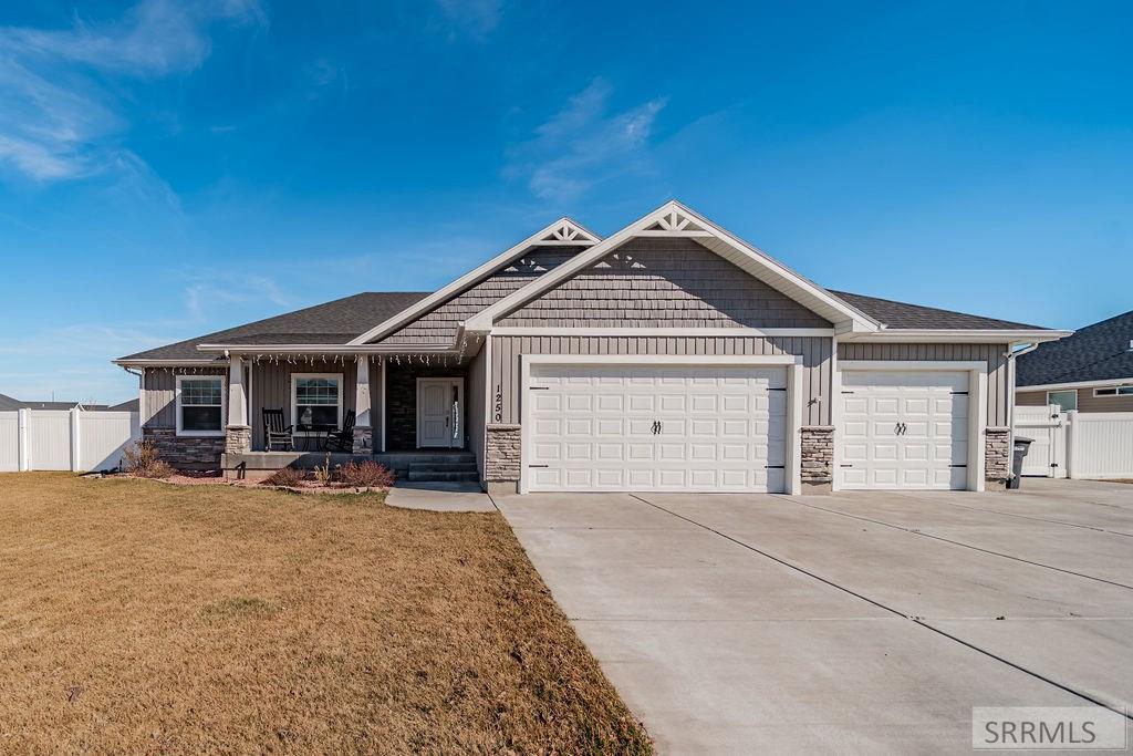 1250 Bent Grass Drive