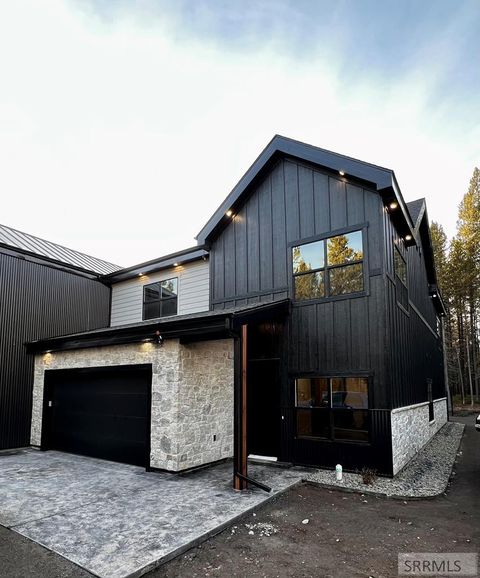 Photo of 4351 Yeti Ln, ISLAND PARK, ID 83429 (MLS # 2180153)