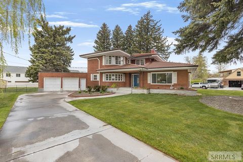Photo of 795 Saturn Avenue, IDAHO FALLS, ID 83402 (MLS # 2185874)