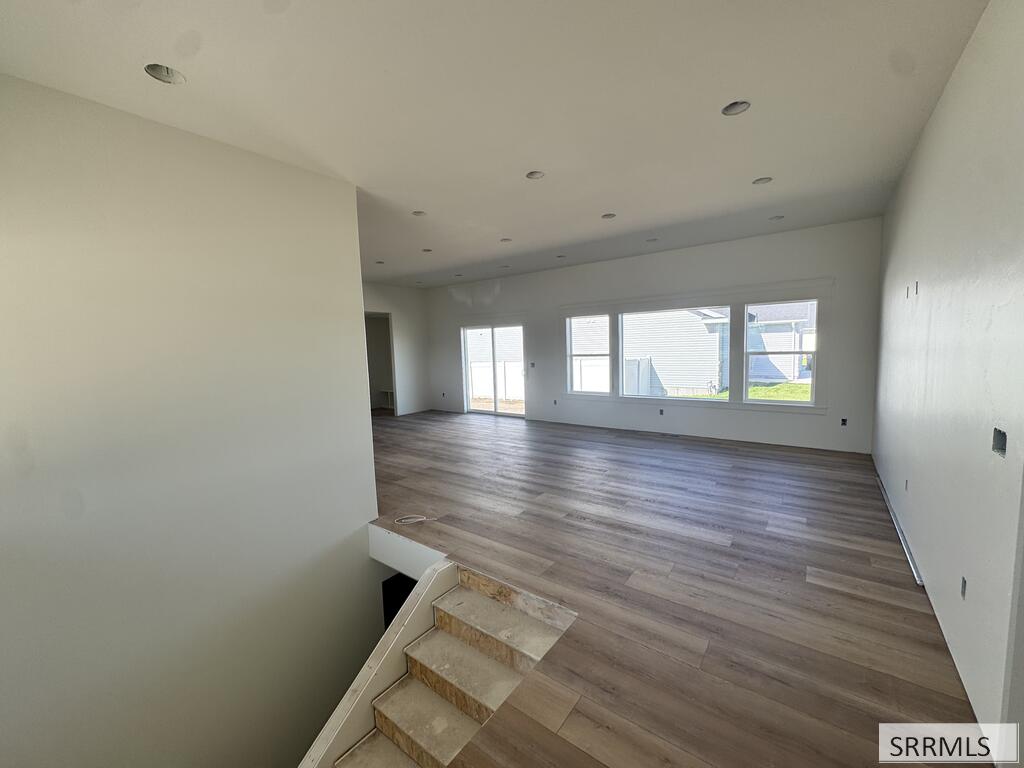 392 Oak Street