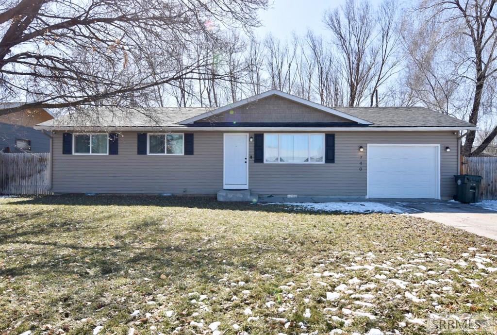 740 Hoff Drive, BLACKFOOT, Idaho image 2