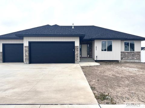 Photo of 5873 Macrae Dr, IDAHO FALLS, ID 83402 (MLS # 2178588)