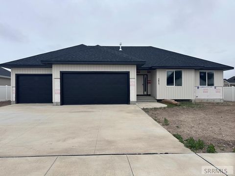 Photo of 5873 Macrae Dr, IDAHO FALLS, ID 83402 (MLS # 2178588)