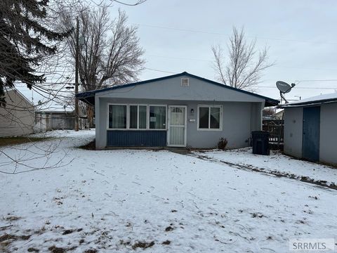 Photo of 1139 Garfield Street, IDAHO FALLS, ID 83401 (MLS # 2181002)