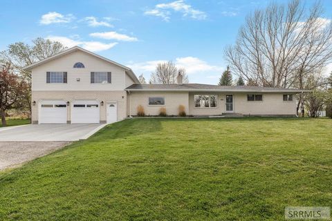 Photo of 806 N 650 E, BASALT, ID 83218 (MLS # 2185411)