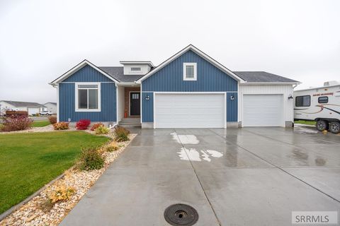 Photo of 4322 N Hemingway Avenue, IDAHO FALLS, ID 83401 (MLS # 2180248) Photo of 4322 N Hemingway Avenue, IDAHO FALLS, ID 83401 (MLS # 2180248)