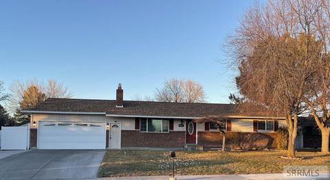 Photo of 1865 Caribou Street, IDAHO FALLS, ID 83401 (MLS # 2181548)
