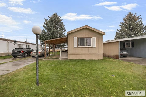 Homes For Sale - 1807 Pinewood Drive<br/> Bonneville County, IDAHO FALLS, ID 83401