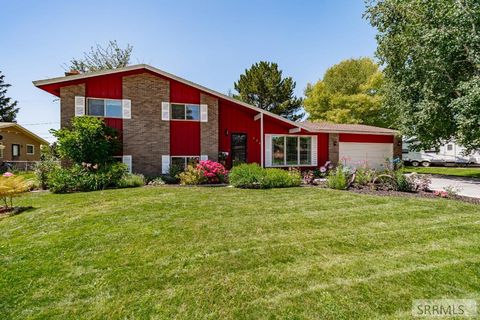 Photo of 324 Dale Drive, IDAHO FALLS, ID 83402 (MLS # 2178587)