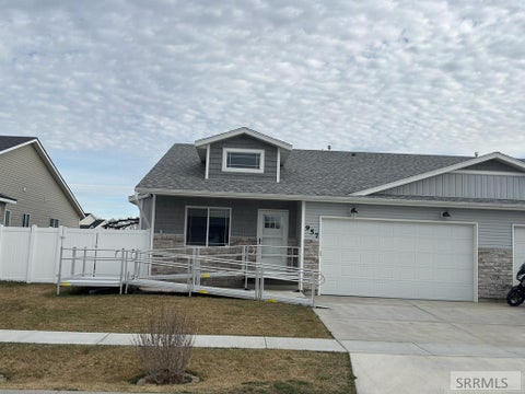 Homes For Sale - 957 Pinewood Avenue<br/> CHUBBUCK, ID 83202