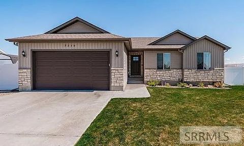 Photo of 2230 N Roy Drive, IDAHO FALLS, ID 83401 (MLS # 2185423)