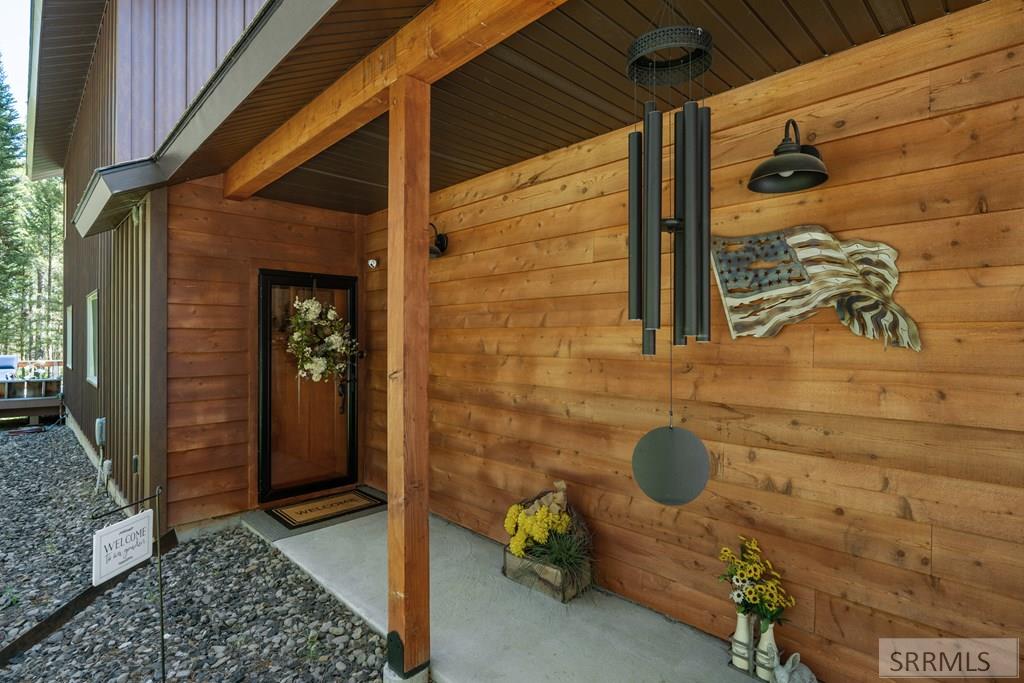 3944 Wise Owl Way, ISLAND PARK, Idaho image 3