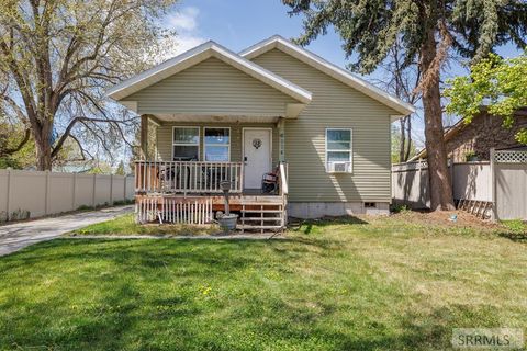 Photo of 1067 Bannock Avenue, IDAHO FALLS, ID 83402 (MLS # 2186113)