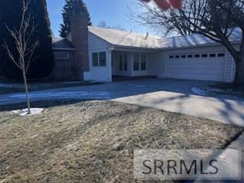 Photo of 291 W 17th Street, IDAHO FALLS, ID 83402 (MLS # 2181809)