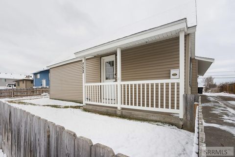 Photo of 752 Cleveland Street, IDAHO FALLS, ID 83401 (MLS # 2180985)