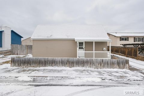 Photo of 752 Cleveland Street, IDAHO FALLS, ID 83401 (MLS # 2180985)