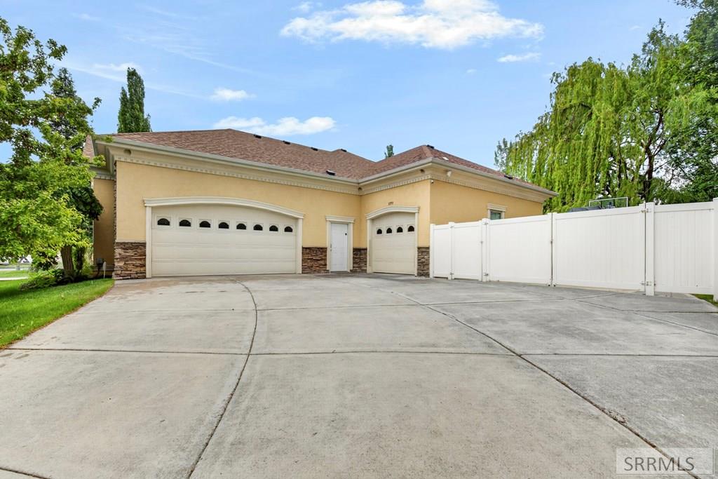3770 Autumnwood Drive