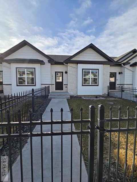 Photo of 1419 Fremont Ave, IDAHO FALLS, ID 83402 (MLS # 2181924)