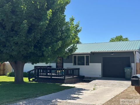 Photo of 260 Gifford Street, BLACKFOOT, ID 83221 (MLS # 2177082)