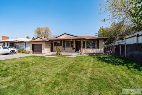 Photo of 995 Koster Avenue, IDAHO FALLS, ID 83404 (MLS # 2185991)