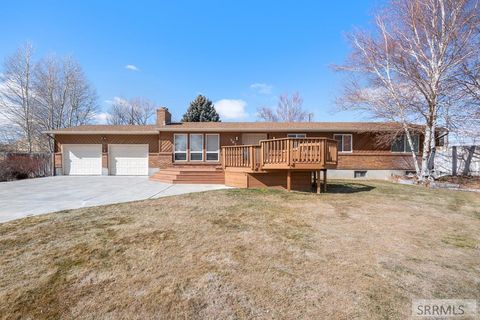 Photo of 397 Hemlock Circle, IDAHO FALLS, ID 83401 (MLS # 2182390)