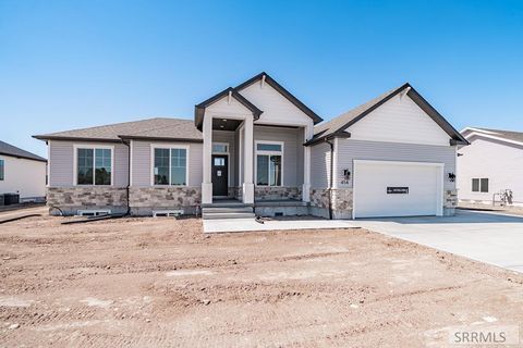 Photo of 414 Sage Lakes Blvd, IDAHO FALLS, ID 83401 (MLS # 2186216)