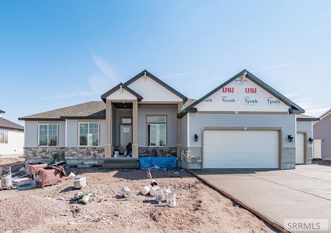 Photo of 414 Sage Lakes Blvd, IDAHO FALLS, ID 83401 (MLS # 2186216)