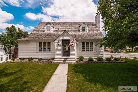 Photo of 2095 S Boulevard, IDAHO FALLS, ID 83404 (MLS # 2180486)