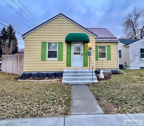 Photo of 498 9th Street, IDAHO FALLS, ID 83404 (MLS # 2182067)