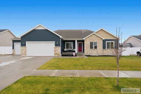 Photo of 2848 E Larson Drive, IDAHO FALLS, ID 83401 (MLS # 2181182)