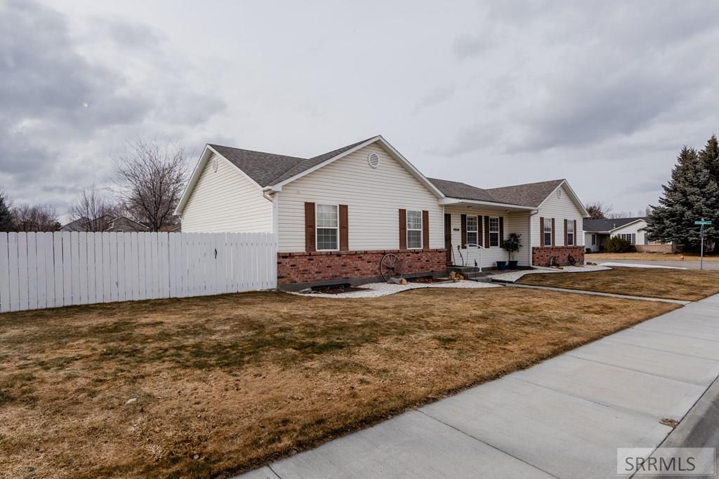4860 Cumberland Drive, IDAHO FALLS, Idaho image 2