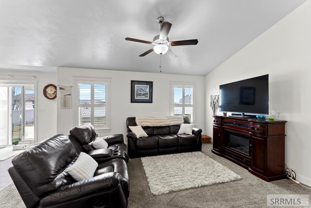 2533 N Barnes Way, IONA, Idaho image 3