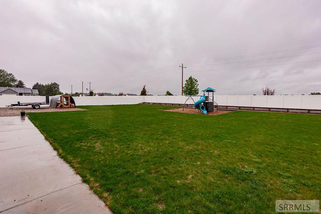 5081 Smith Drive, IONA, Idaho image 26